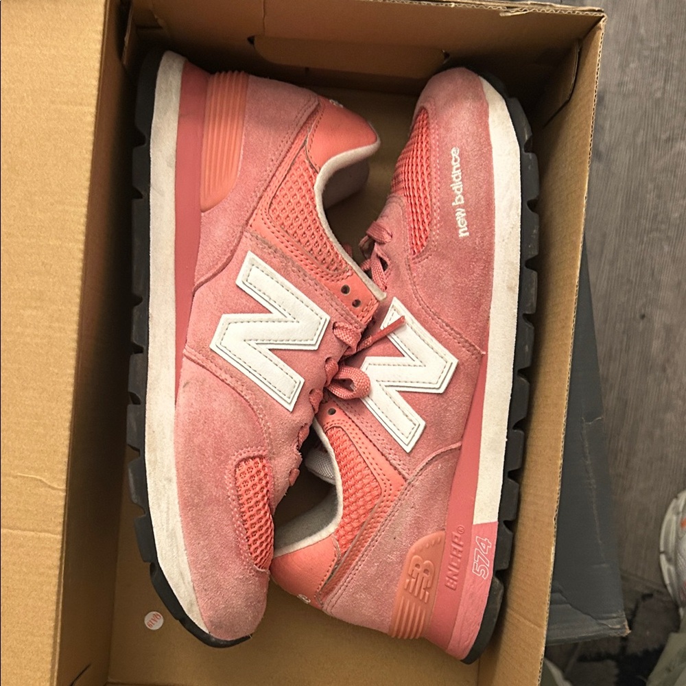 New Balance Women's Coral Sneakers